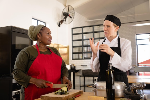 Команда отвечает на вопросы